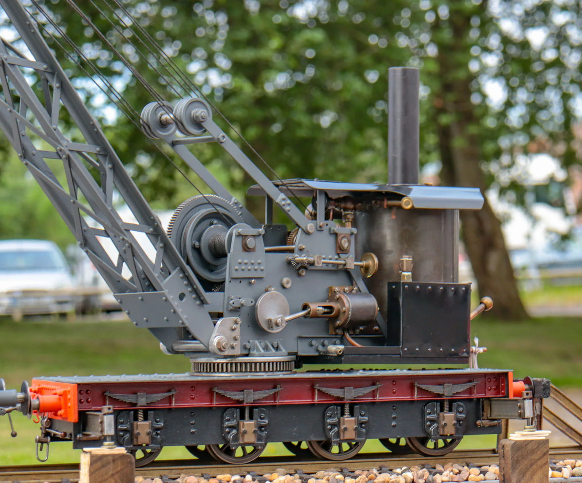 2 1/2 inch gauge steam crane with match truck
