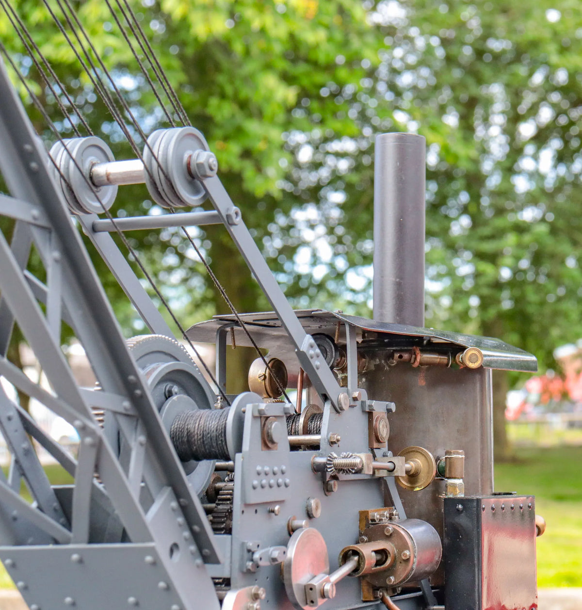 2 1/2 inch gauge steam crane with match truck