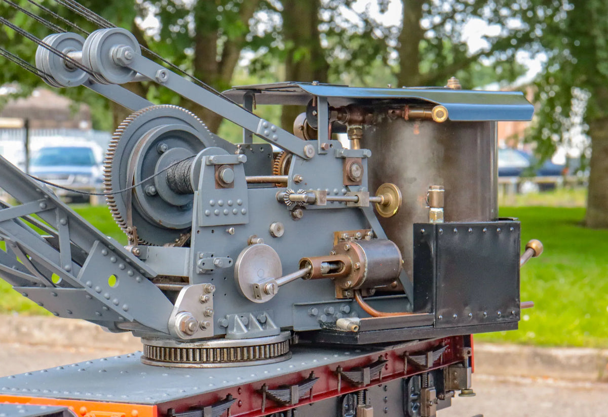 2 1/2 inch gauge steam crane with match truck