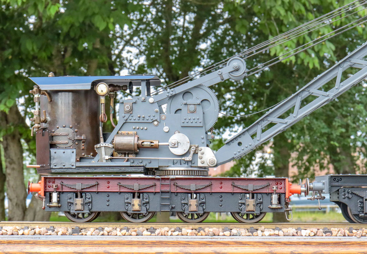 2 1/2 inch gauge steam crane with match truck