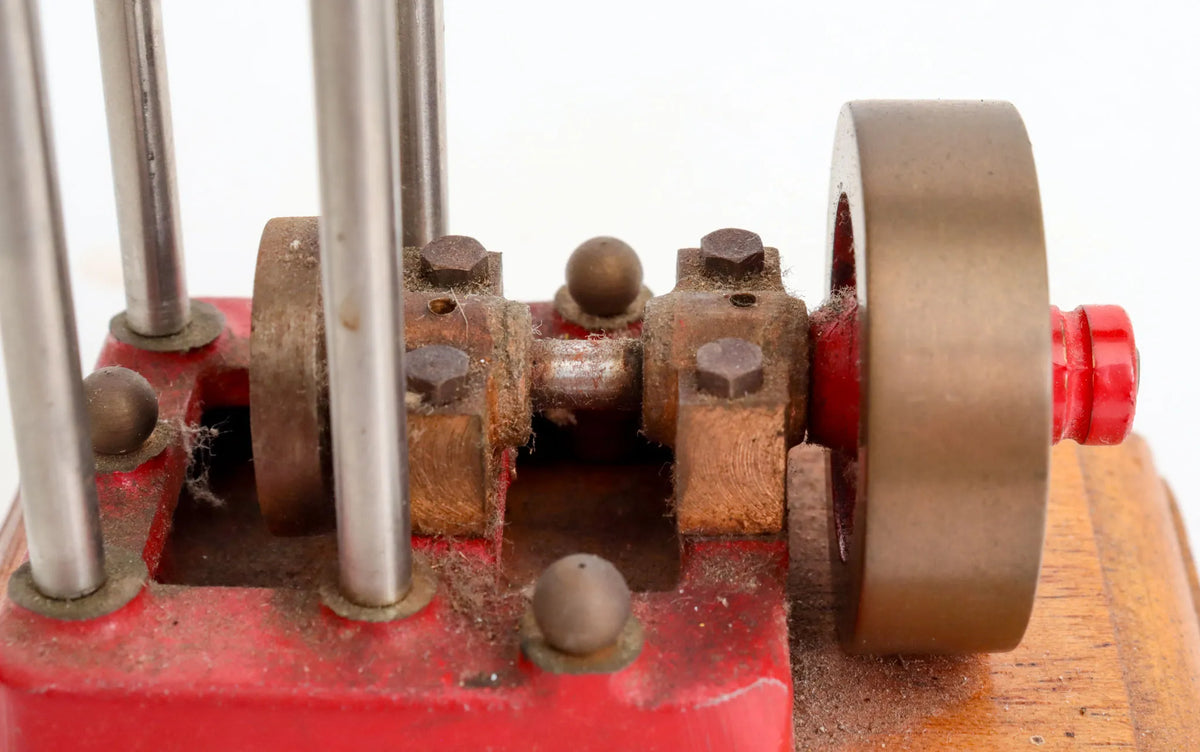 Freelance four pillar vertical engine