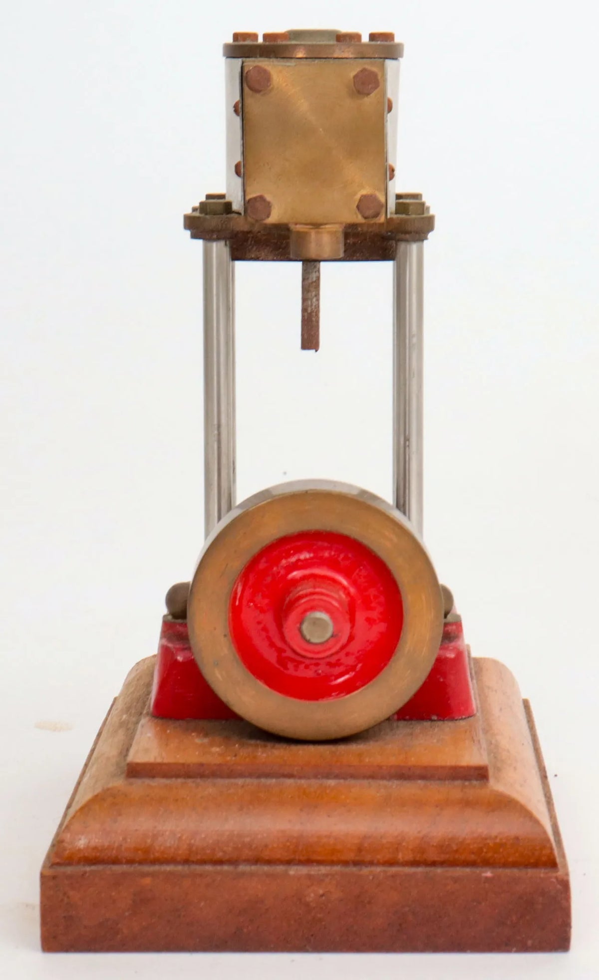 Freelance four pillar vertical engine