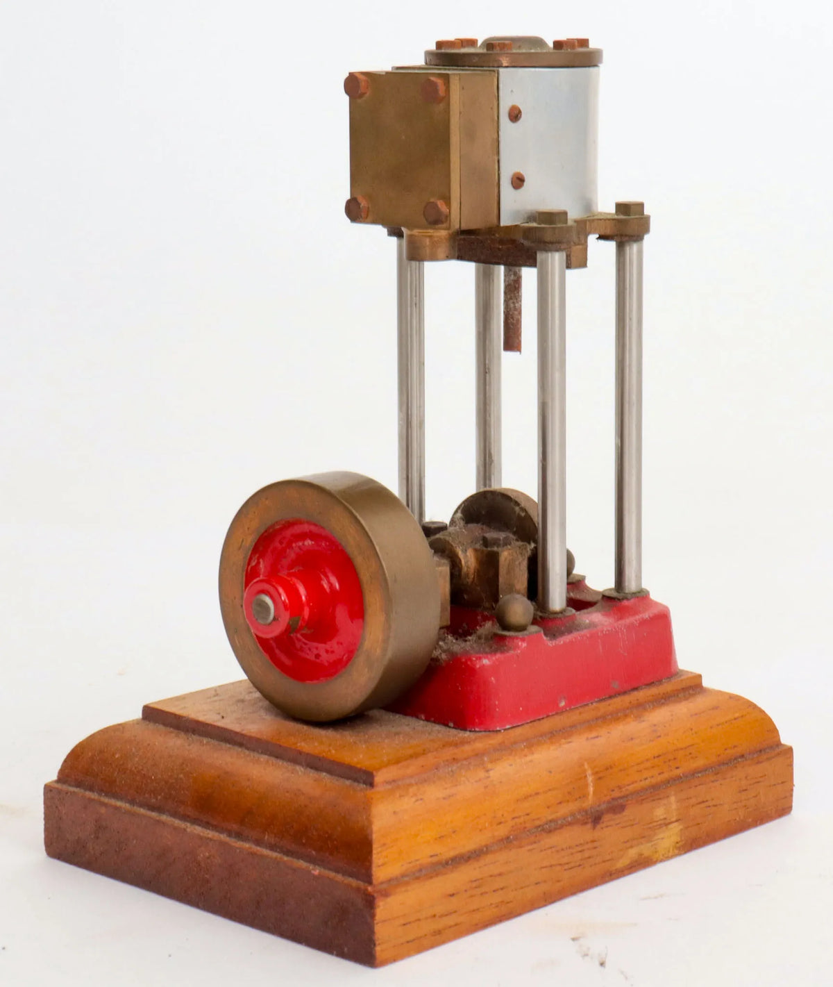 Freelance four pillar vertical engine