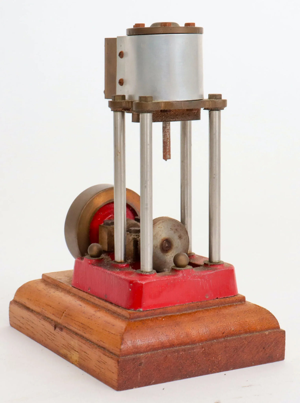 Freelance four pillar vertical engine