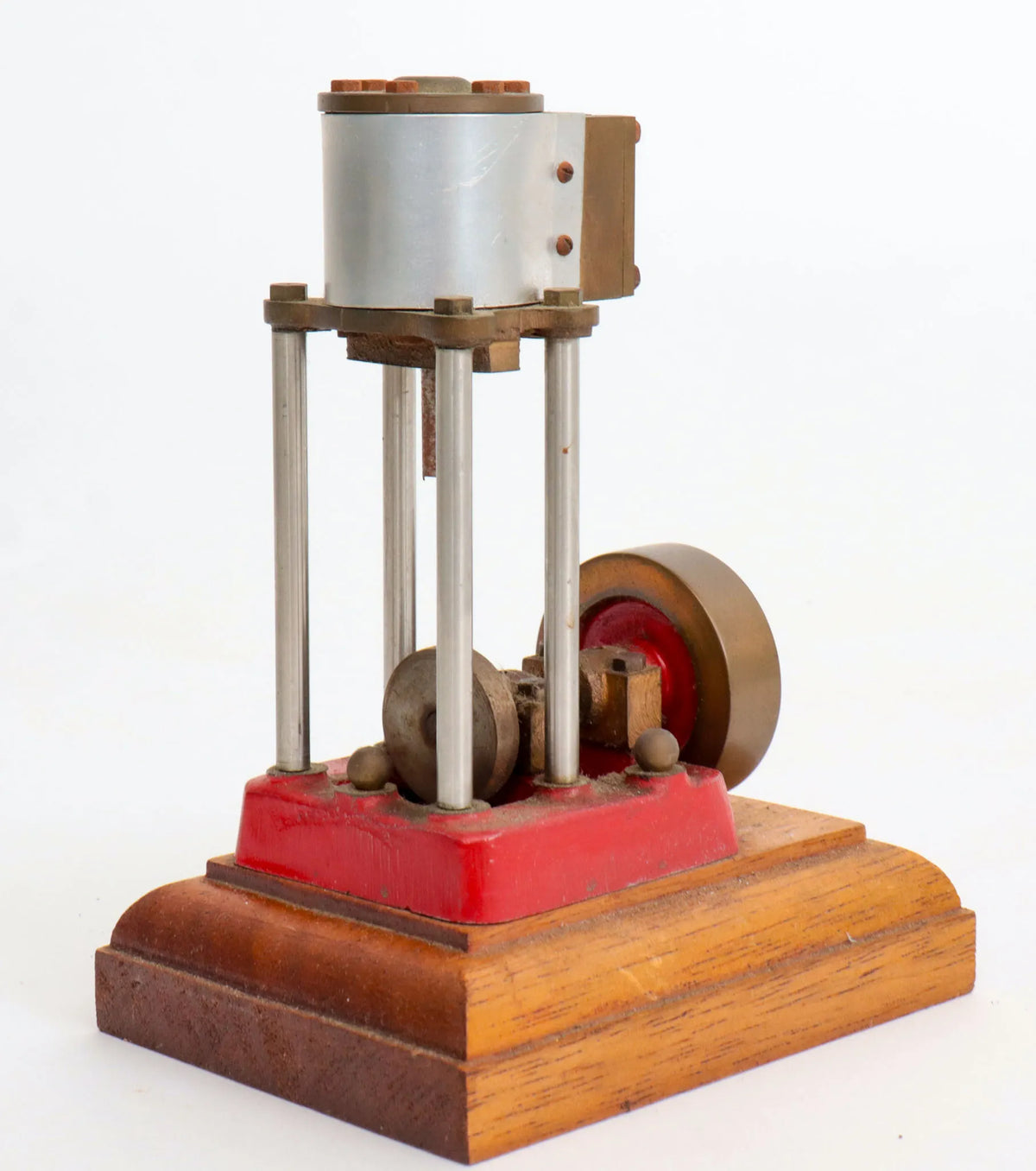 Freelance four pillar vertical engine