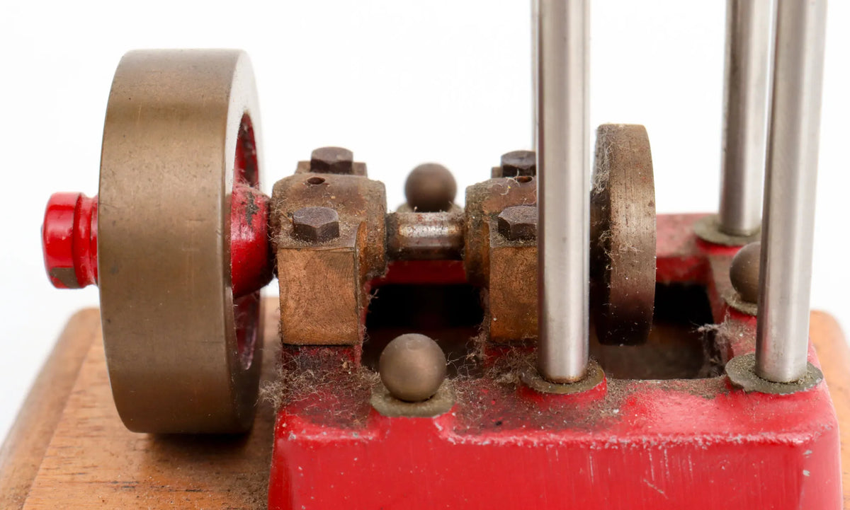 Freelance four pillar vertical engine