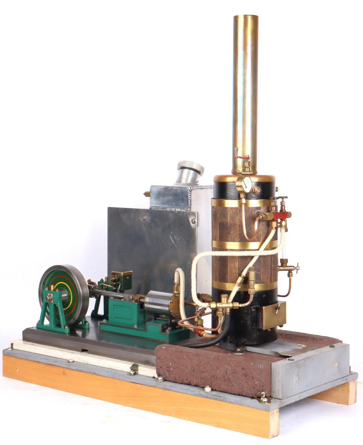 Small steam plant with horizontal engine