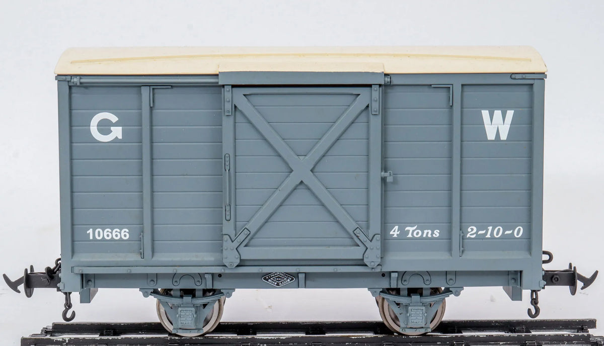 Six 32/45mm narrow gauge Welshpool & Llanfair wagons