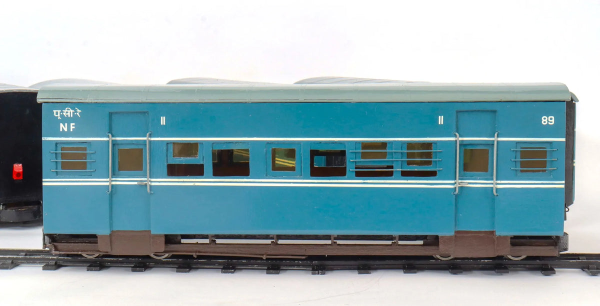 Five 32mm narrow gauge Darjeeling & Himalayan Railway coaches