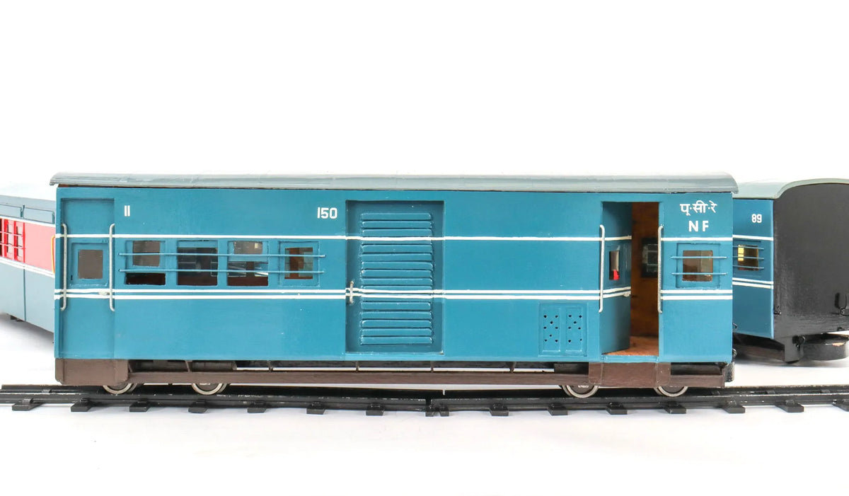Five 32mm narrow gauge Darjeeling & Himalayan Railway coaches