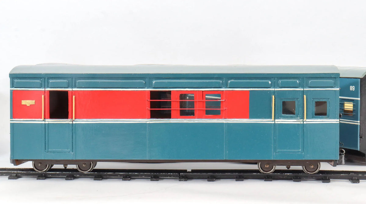 Five 32mm narrow gauge Darjeeling & Himalayan Railway coaches