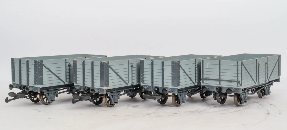 Four Bachmann 'Thomas and Friends' Wagons