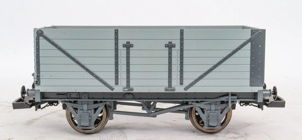 Four Bachmann 'Thomas and Friends' Wagons