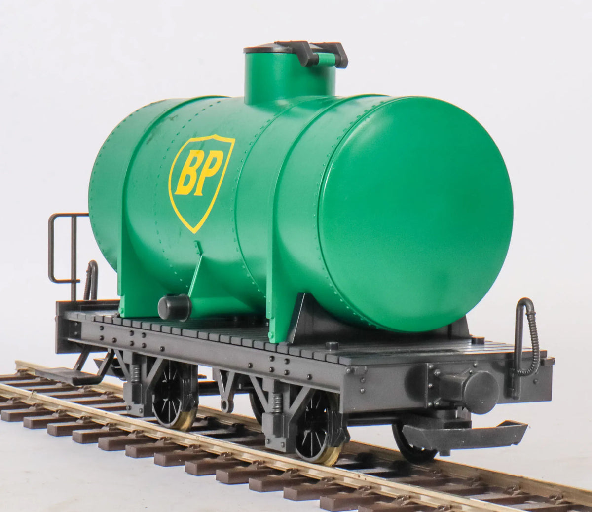 Pair of LGB BP oil tanker wagons
