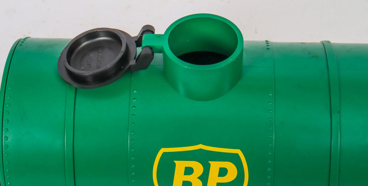 Pair of LGB BP oil tanker wagons