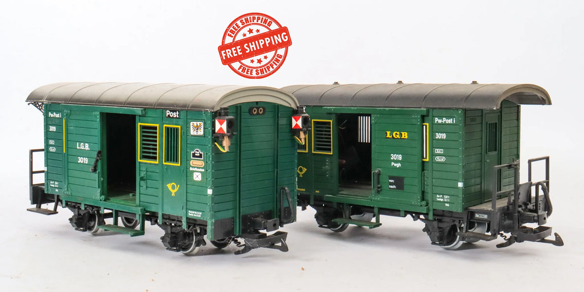 Pair of LGB 3019 Postal cars
