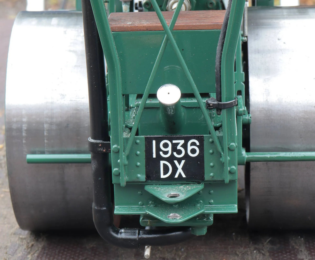 1 1/2 inch scale Aveling DX roller