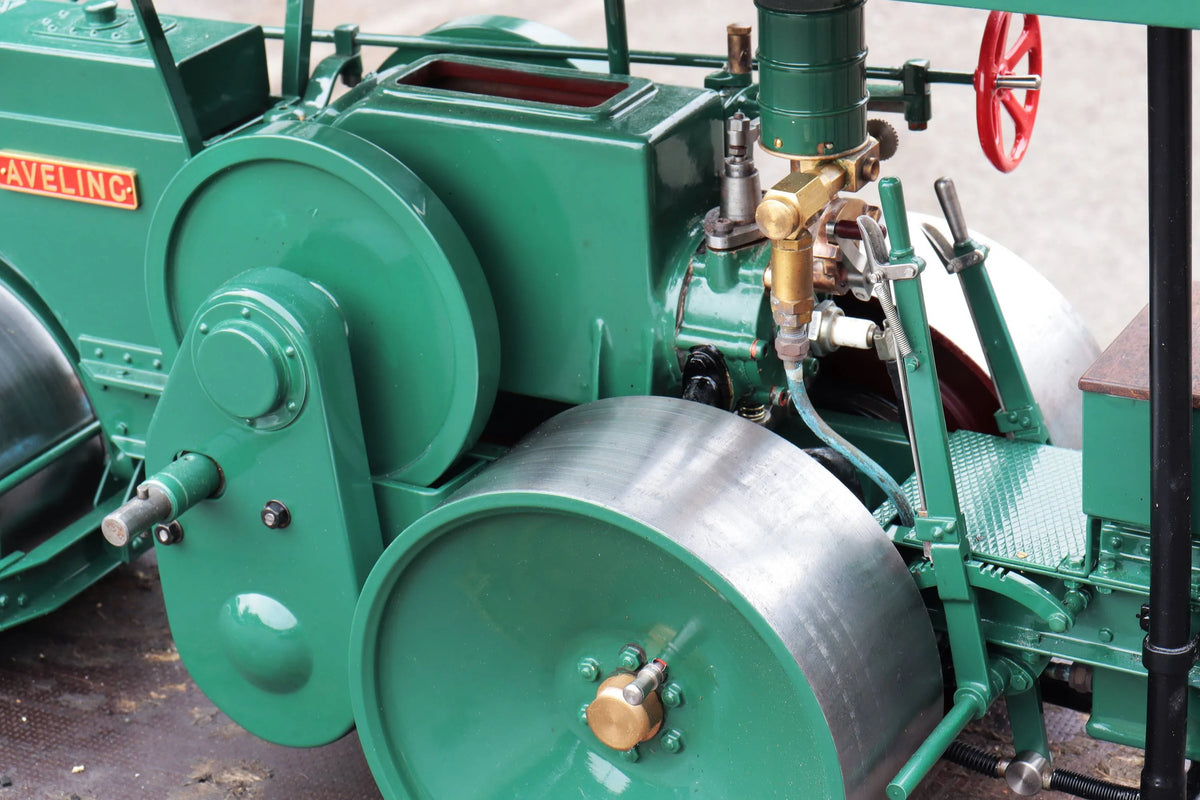 1 1/2 inch scale Aveling DX roller