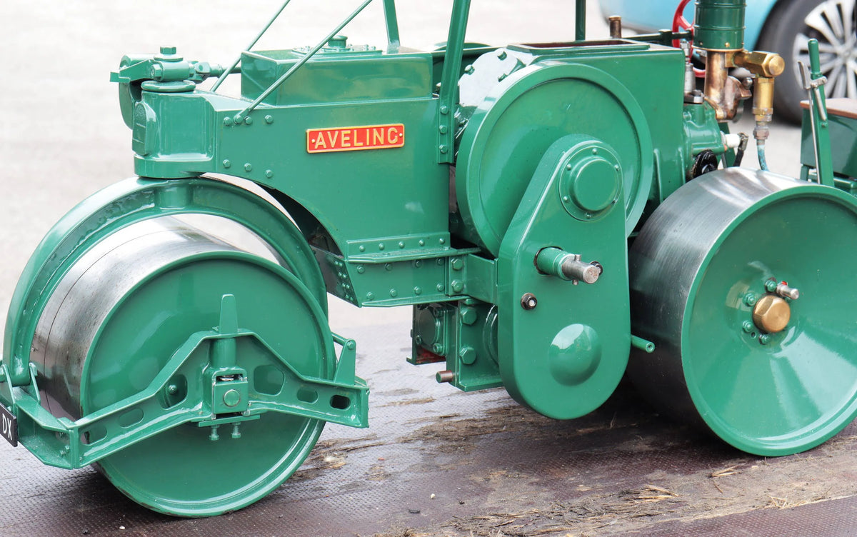 1 1/2 inch scale Aveling DX roller