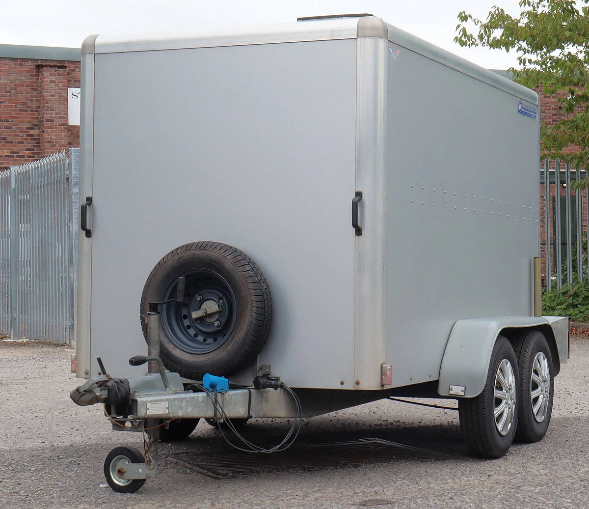 Indespension twin axle box trailer