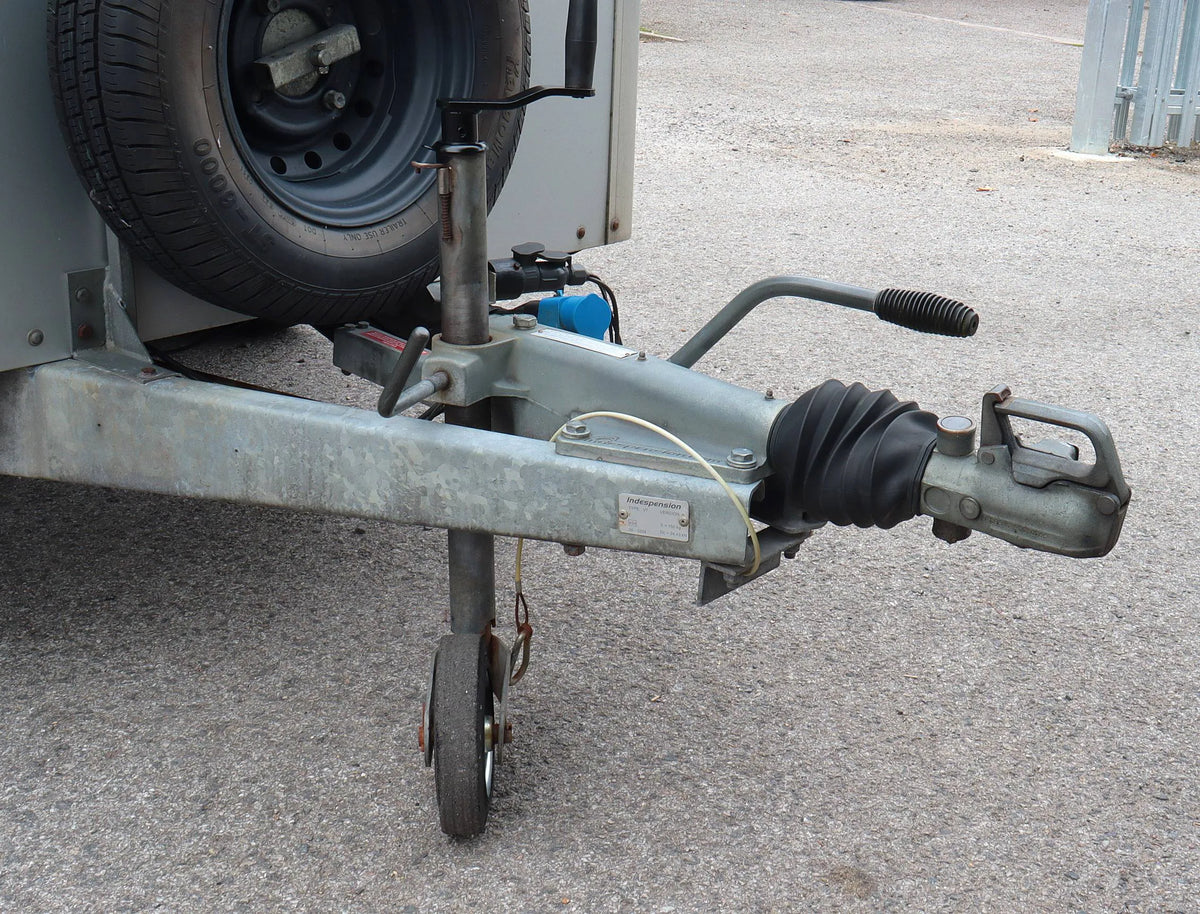 Indespension twin axle box trailer
