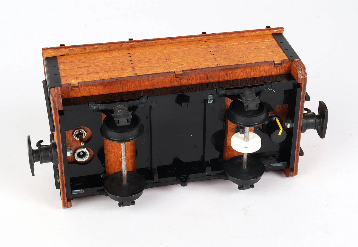 Gauge 1 wagon with speedometer