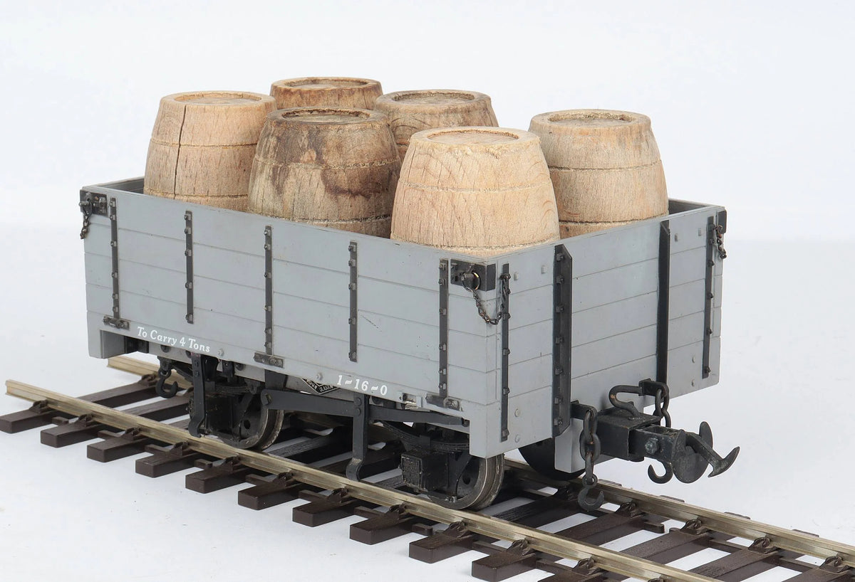 Accucraft W&L open wagon with wooden barrels