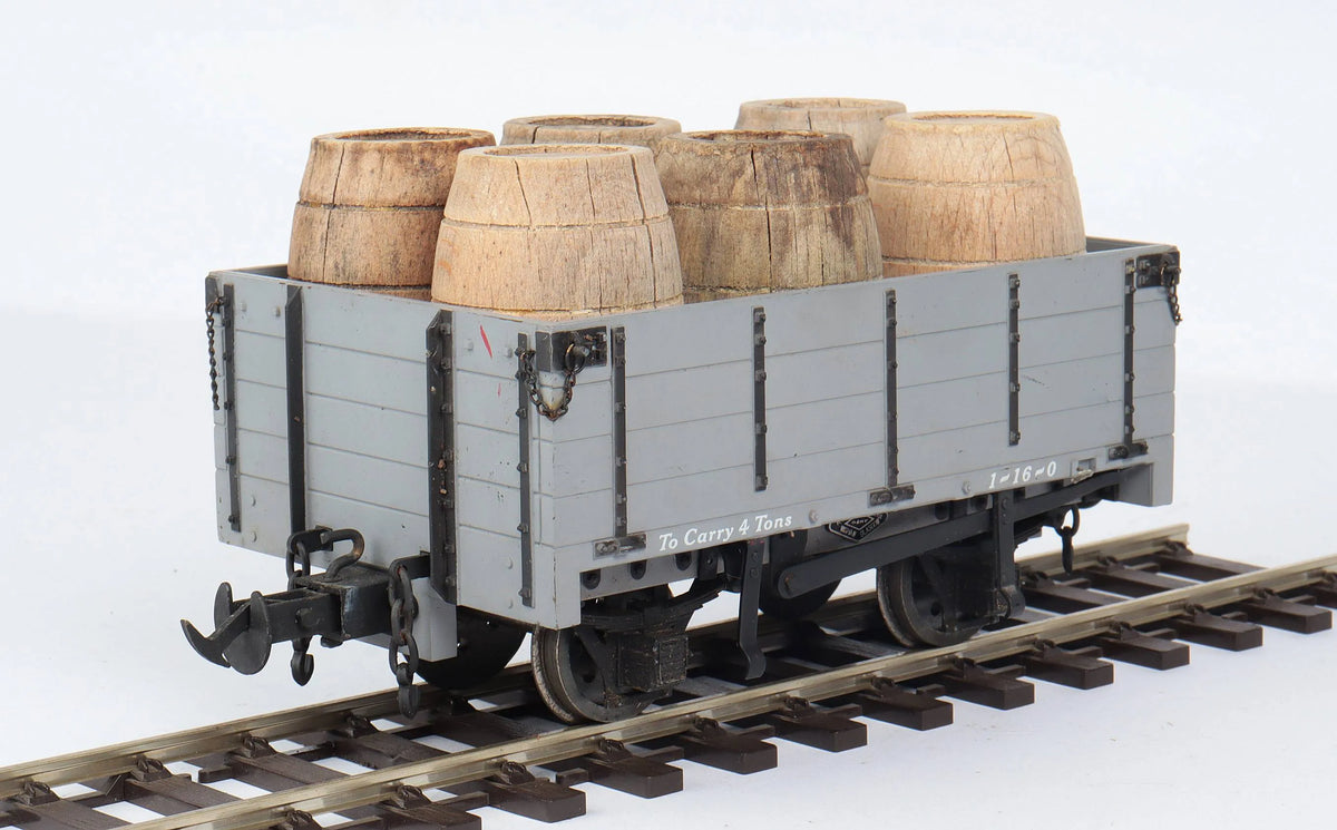 Accucraft W&L open wagon with wooden barrels