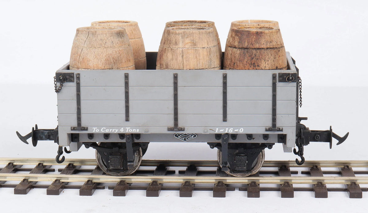 Accucraft W&L open wagon with wooden barrels