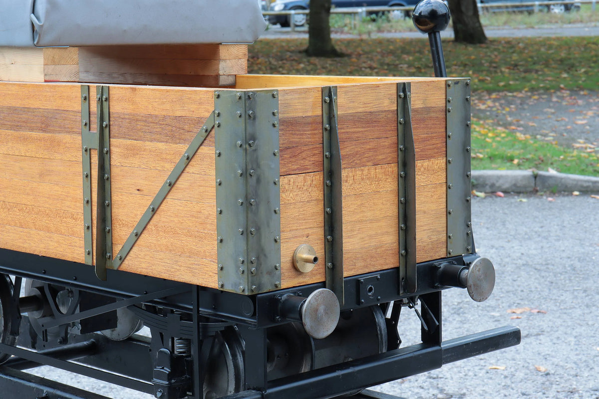 7 1/4 inch gauge 7-plank braked driving truck