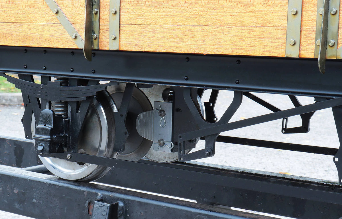 7 1/4 inch gauge 7-plank braked driving truck