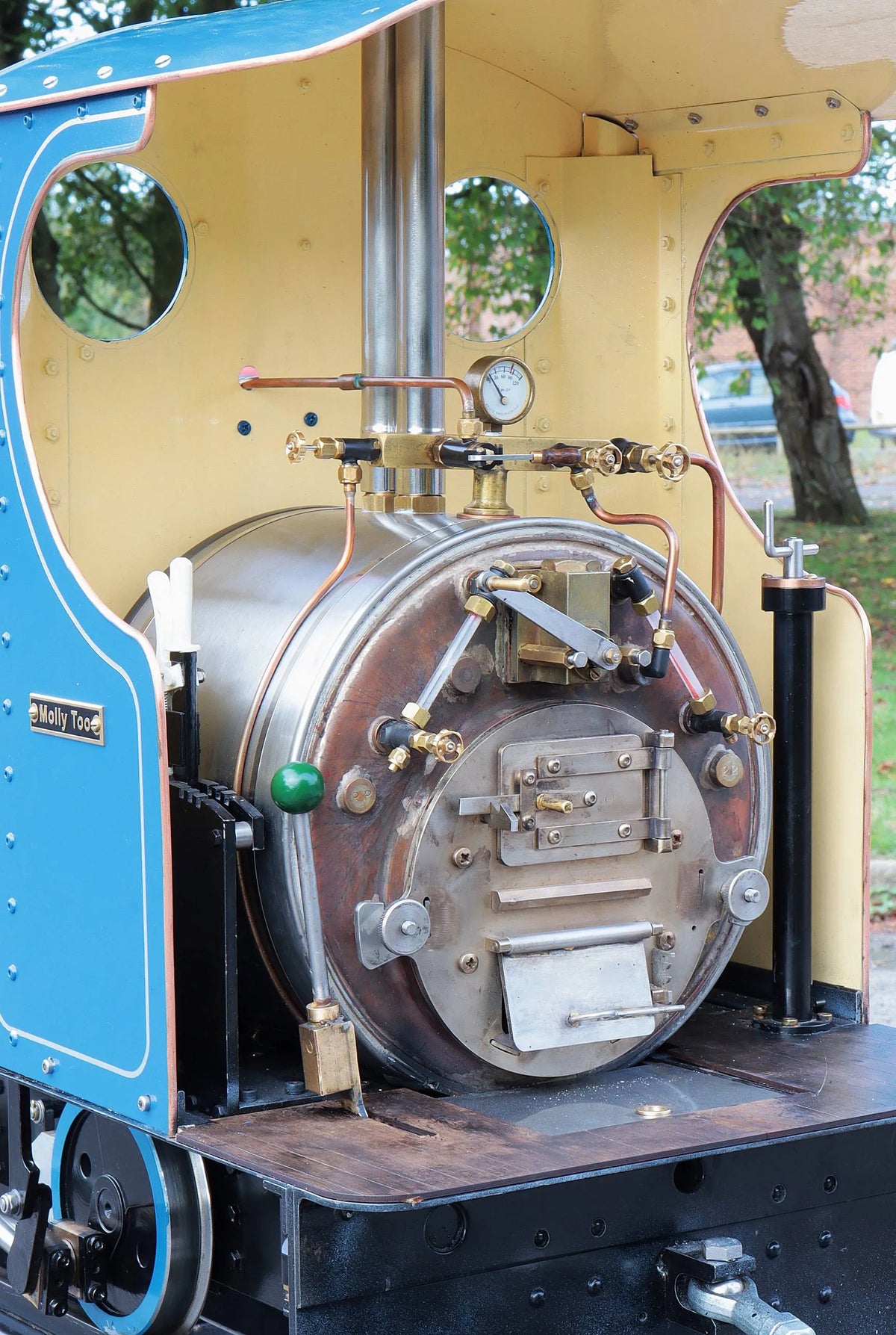 5 inch gauge "Sweet Pea" 0-4-0T with tender