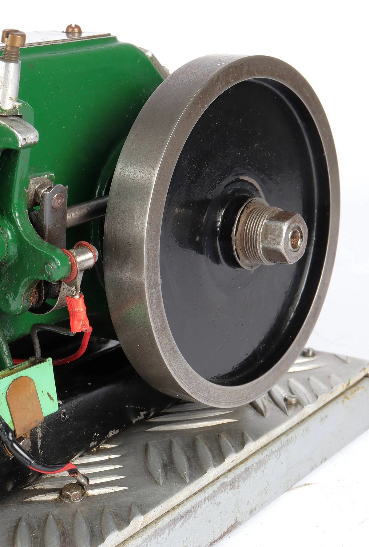Hopper cooled side shaft engine
