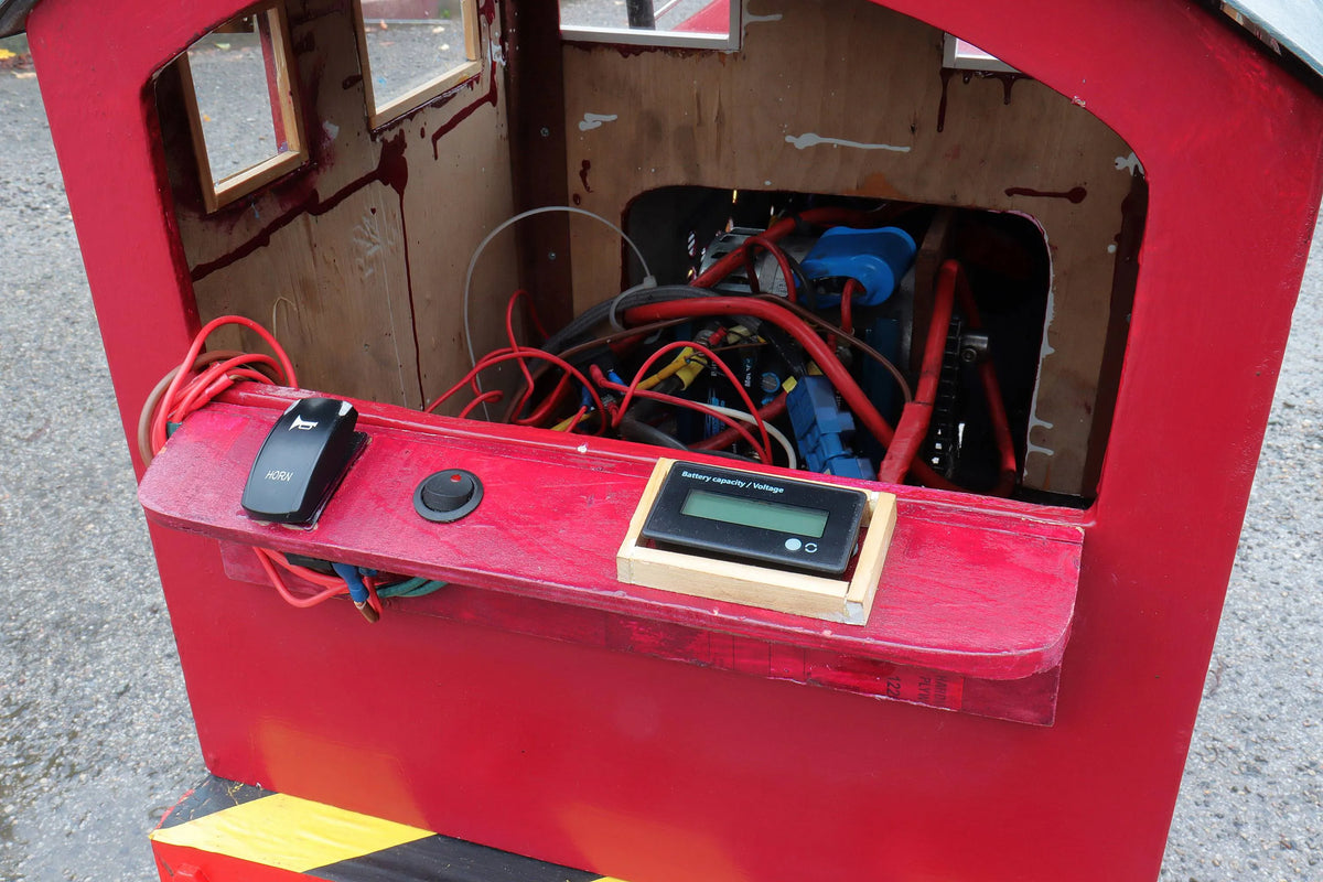 7 1/4 inch 0-4-0 battery electric shunter