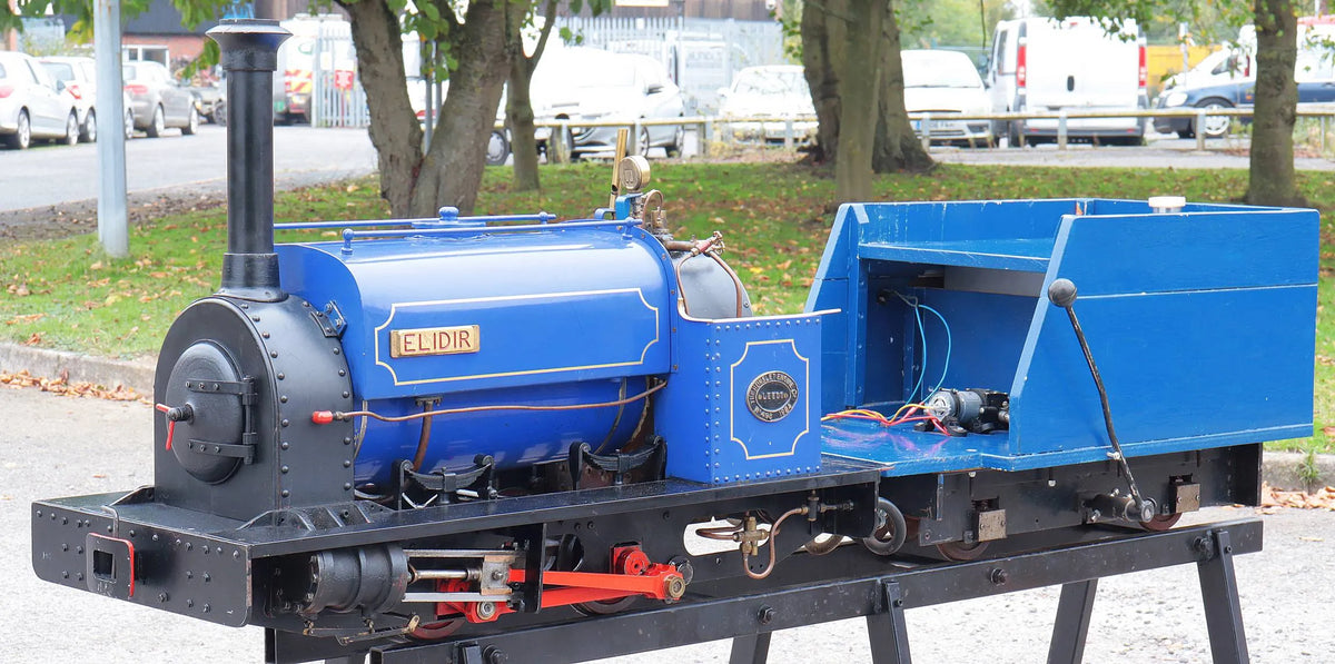 7 1/4 inch narrow gauge Hunslet 0-4-0ST with tender