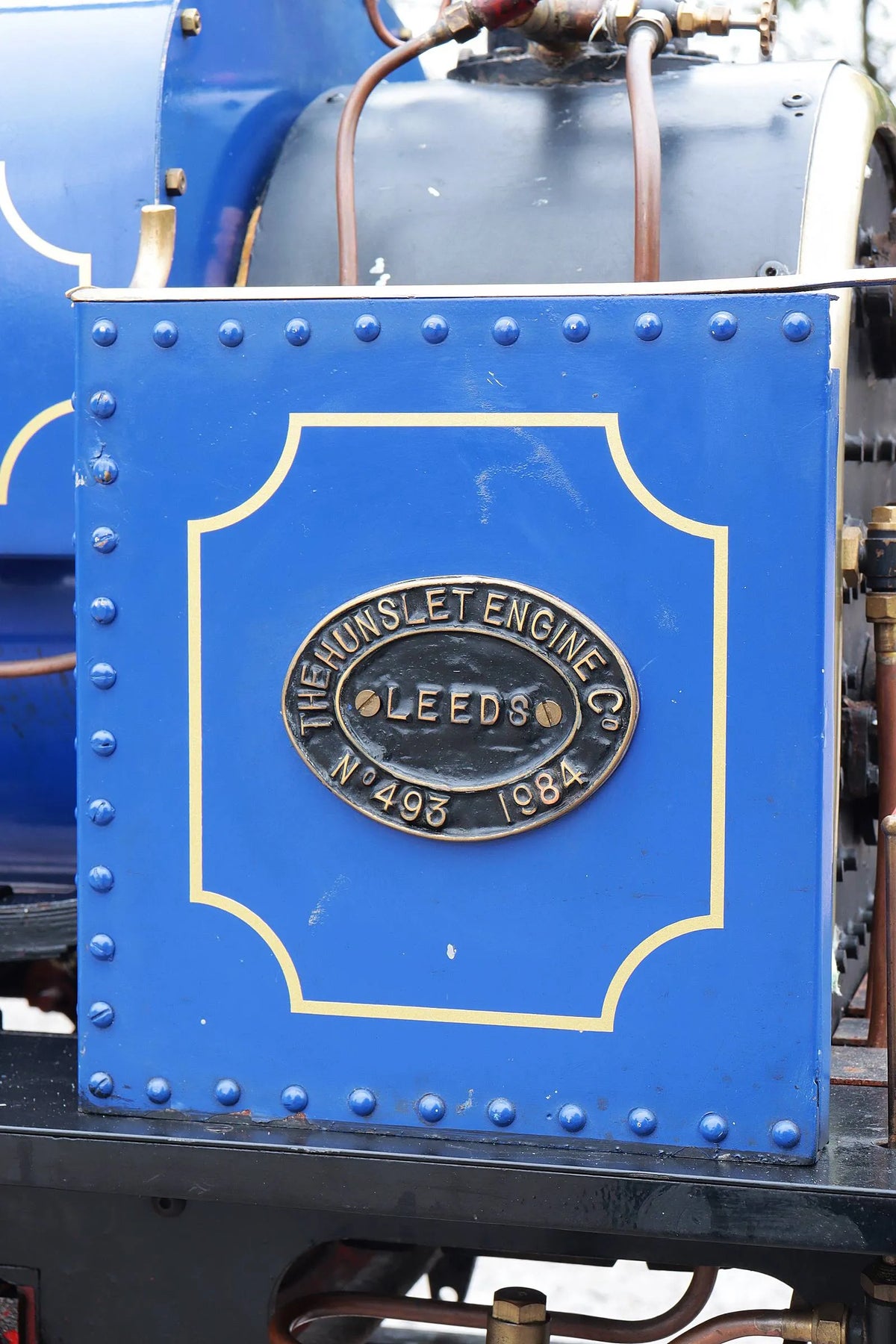 7 1/4 inch narrow gauge Hunslet 0-4-0ST with tender