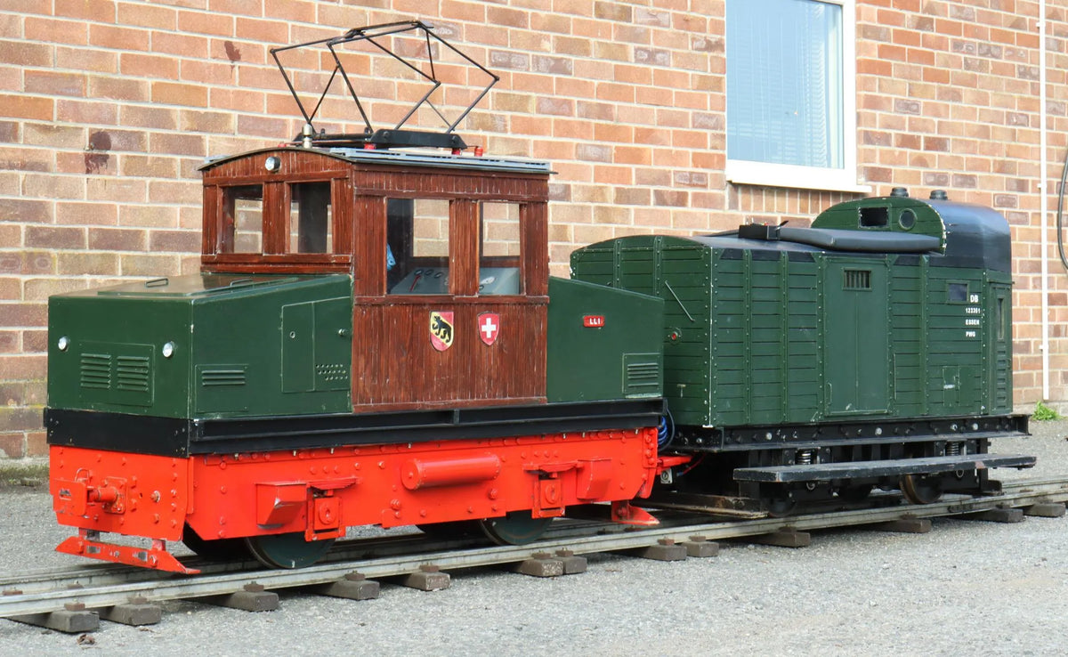 7 1/4 inch gauge Swiss steeple cab locomotive 0-4-0 and DB Essen packwagen