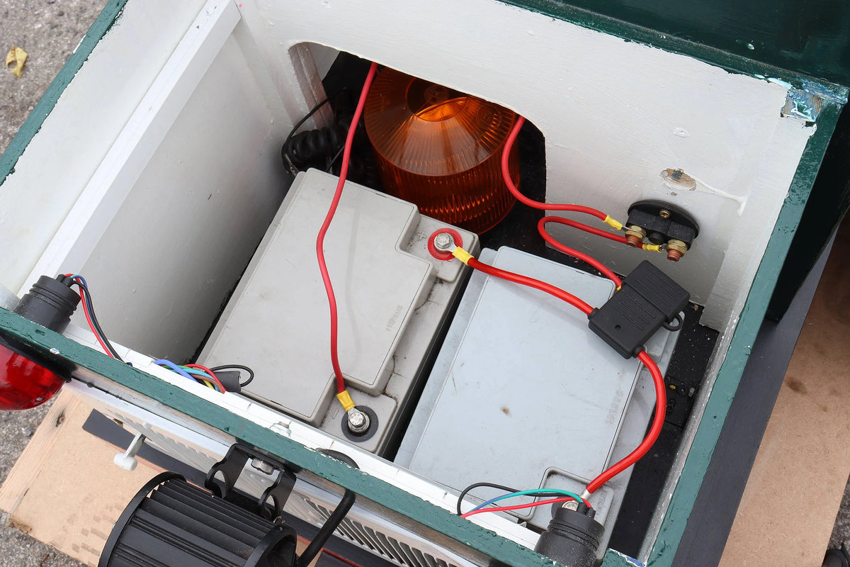 7 1/4 inch gauge sit-aside battery-electric 0-4-0