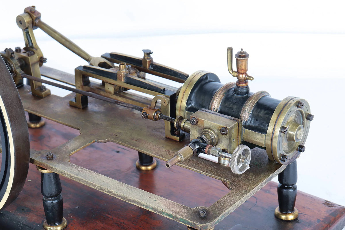 Vintage horizontal engine
