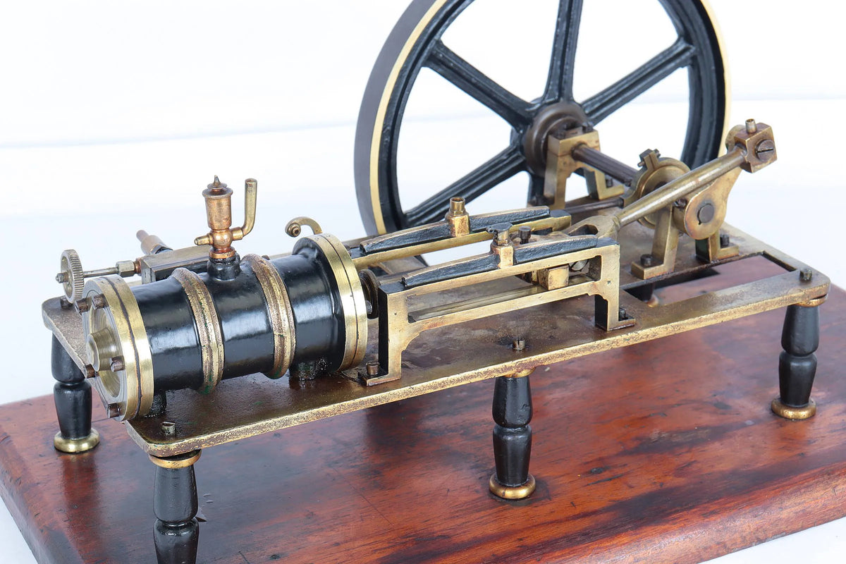 Vintage horizontal engine