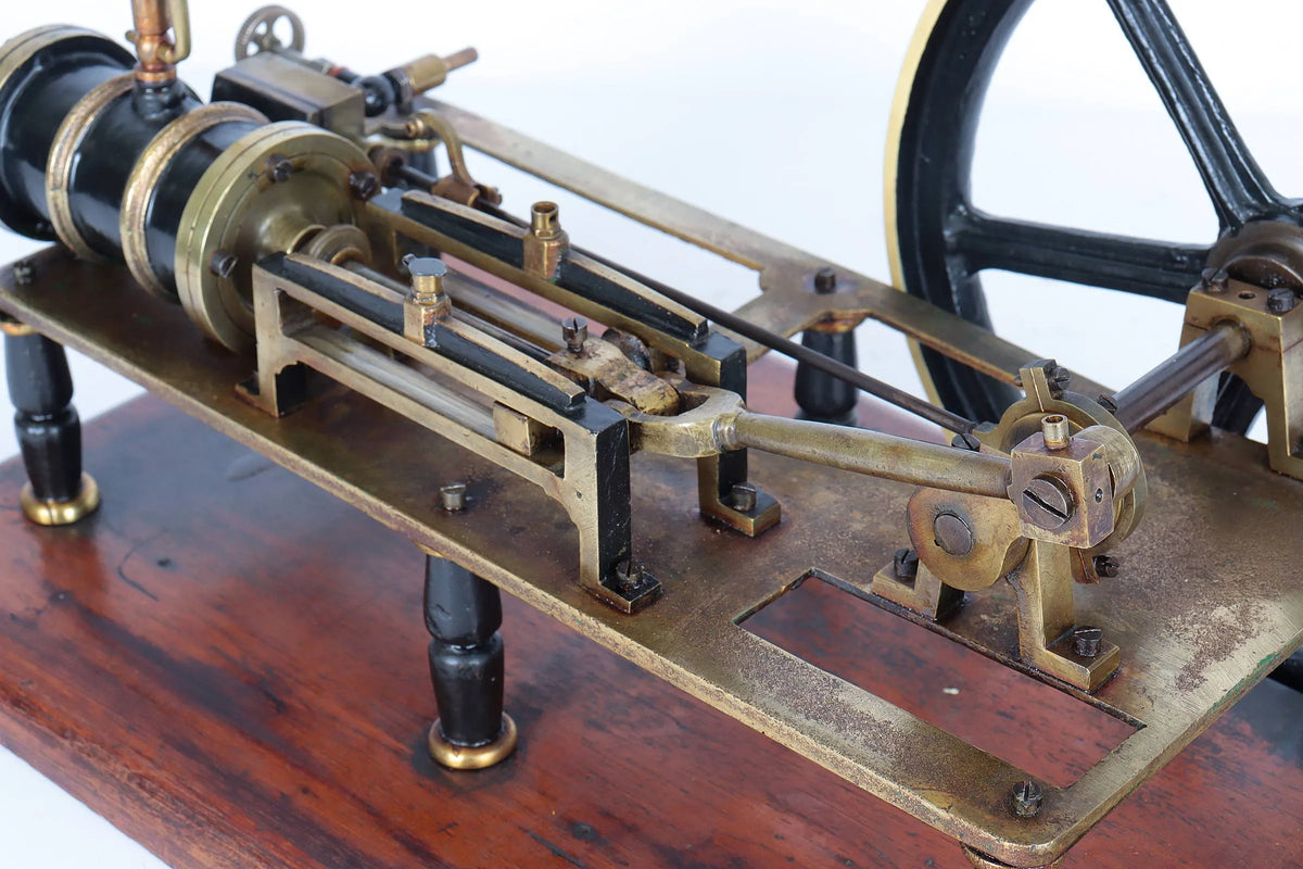 Vintage horizontal engine