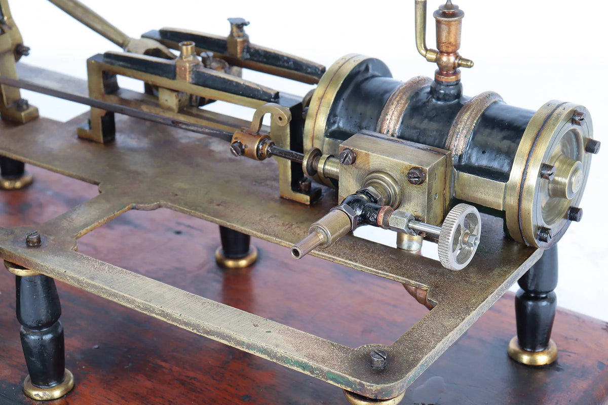 Vintage horizontal engine