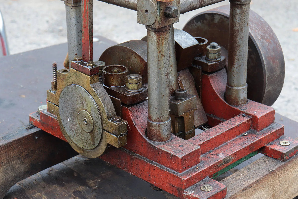 Large vertical engine