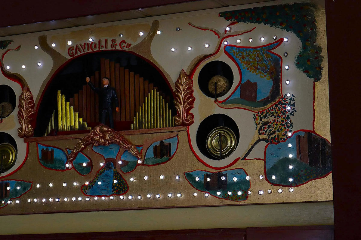 Model fairground organ
