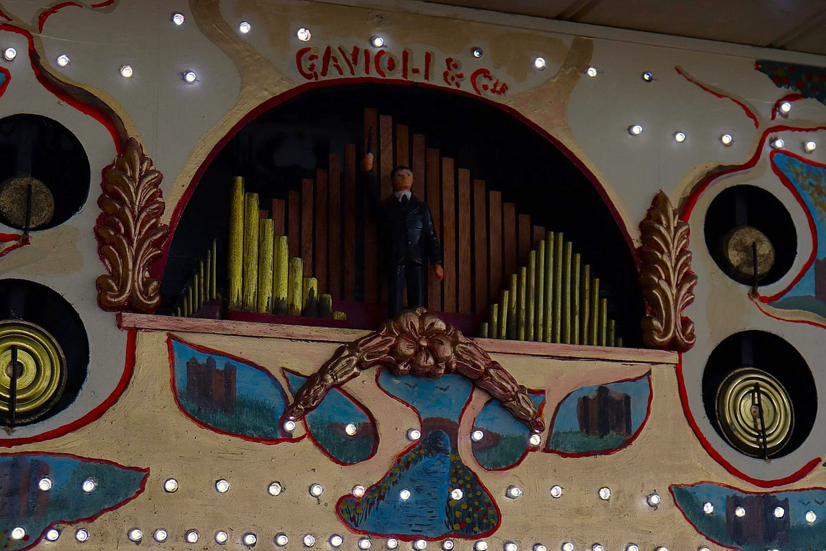 Model fairground organ