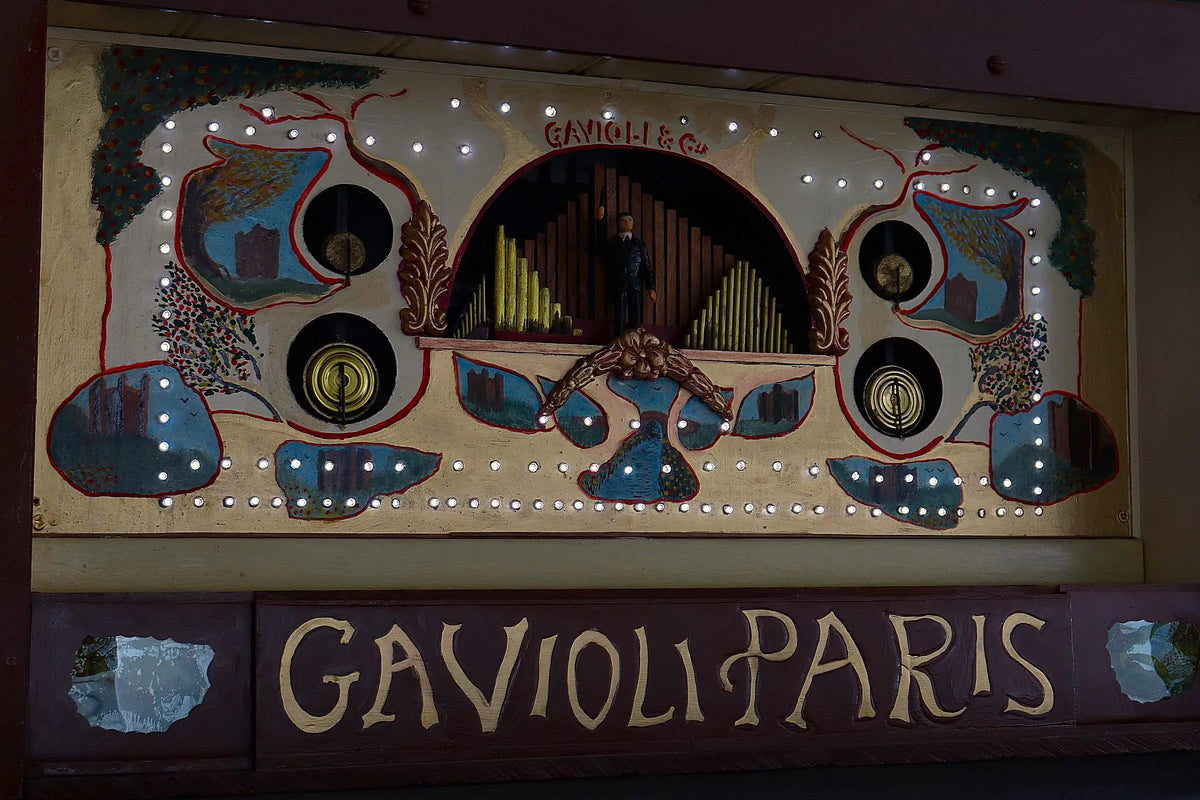 Model fairground organ