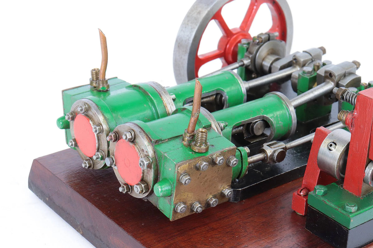 Small horizontal twin + single cylinder oscillating engine