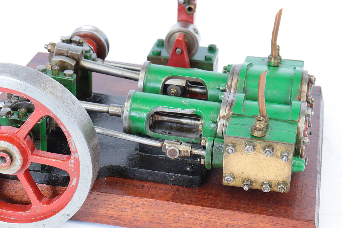 Small horizontal twin + single cylinder oscillating engine