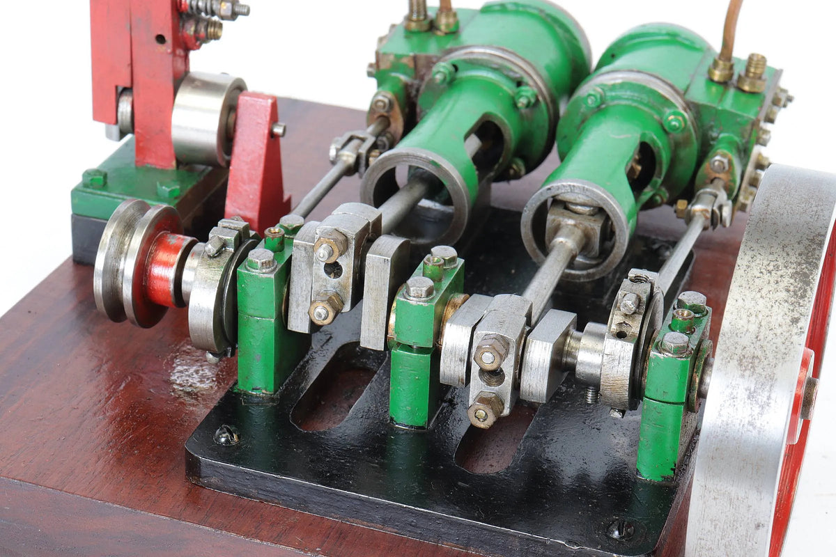 Small horizontal twin + single cylinder oscillating engine
