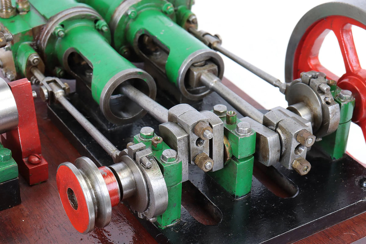 Small horizontal twin + single cylinder oscillating engine